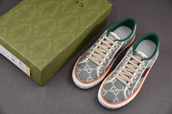 G*u*i sneaker