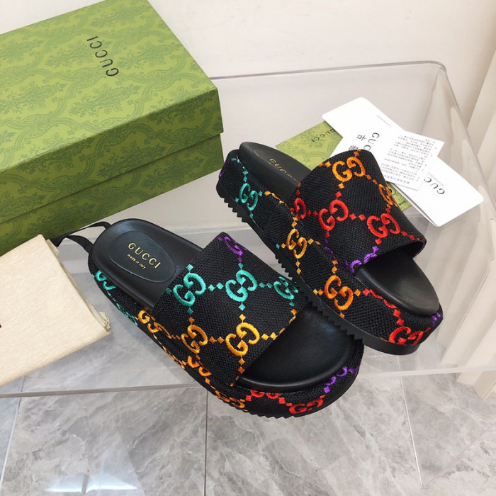G*u*i sandal