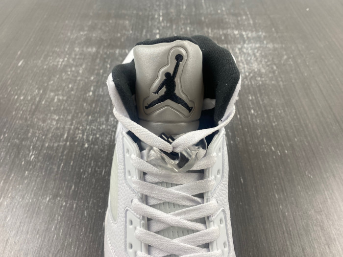 AIR JORDAN 5 "WHITE/BLACK" DD0587-110