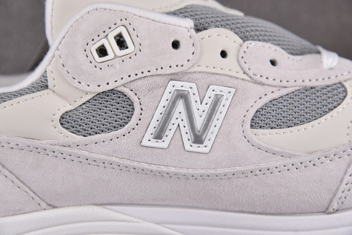 NEW BALANCE M992NC WHITE SILVER