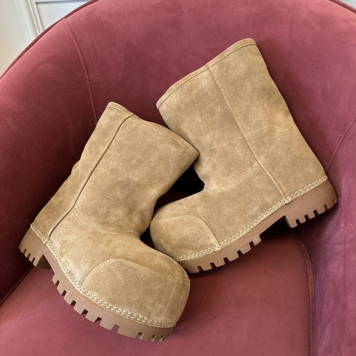 Ba*len*cia*ga alaska faux-fur low boots