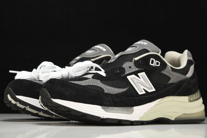 New Balance M992EB