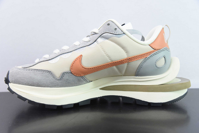 Sacai x VaporWaffle sacai 3.0 DD1875-107