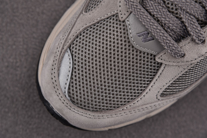 New Balance ML2002RC