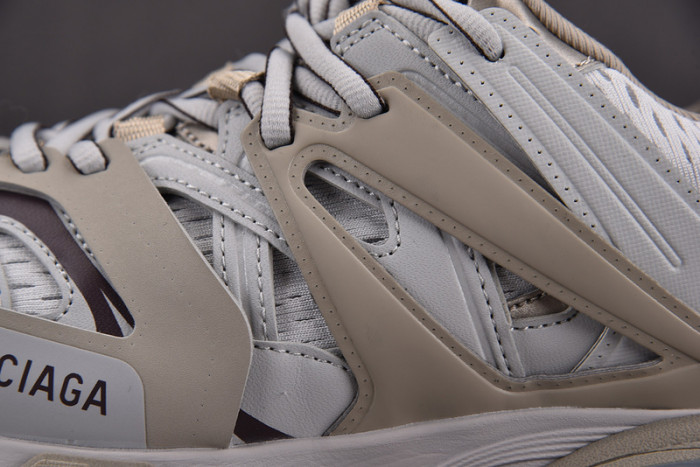 Ba*len*cia*ga track 542023 w3acg 1220