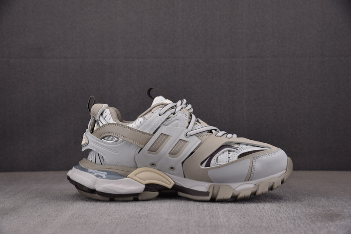 Ba*len*cia*ga track 542023 w3acg 1220