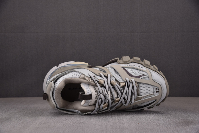 Ba*len*cia*ga track 542023 w3acg 1220